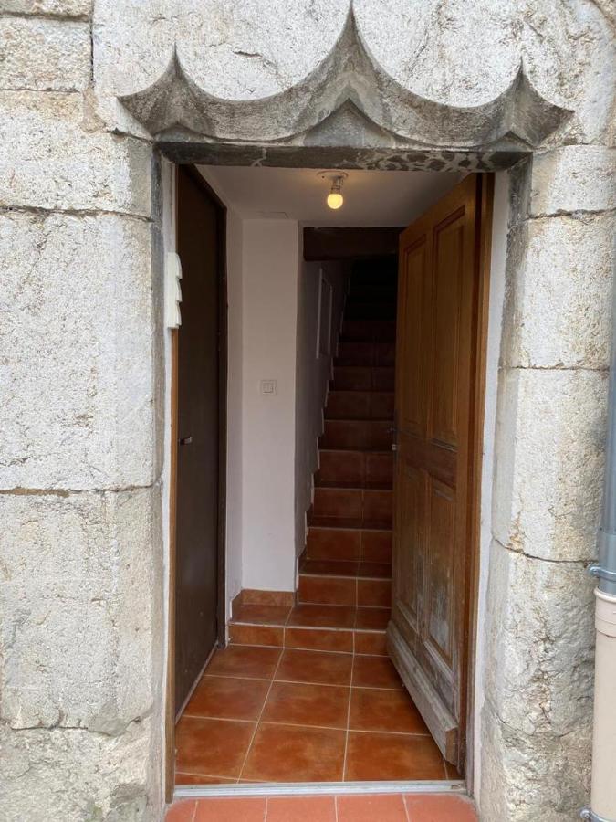 Petit Appartement Calme En Plein Centre Du Village De Ribiers Exterior photo